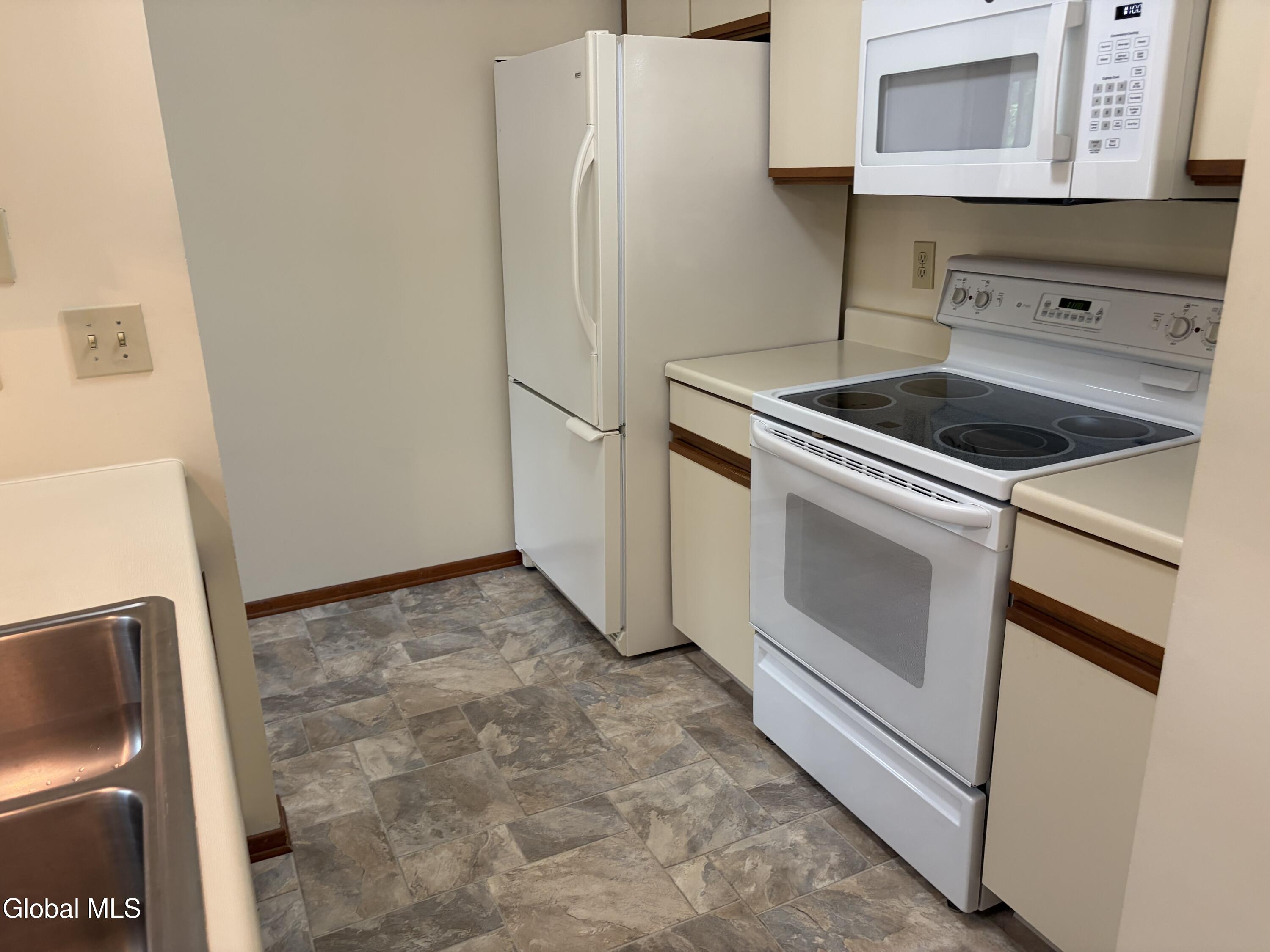 211 Grenadier Court Clifton Park NY 12065