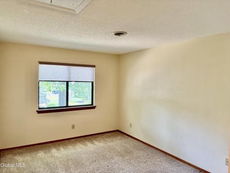 211 Grenadier Court Clifton Park NY 12065