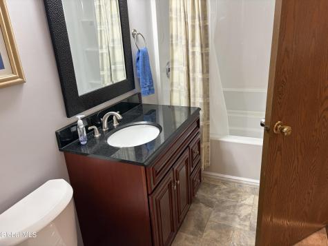 211 Grenadier Court Clifton Park NY 12065
