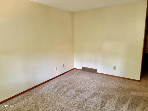 211 Grenadier Court Clifton Park NY 12065