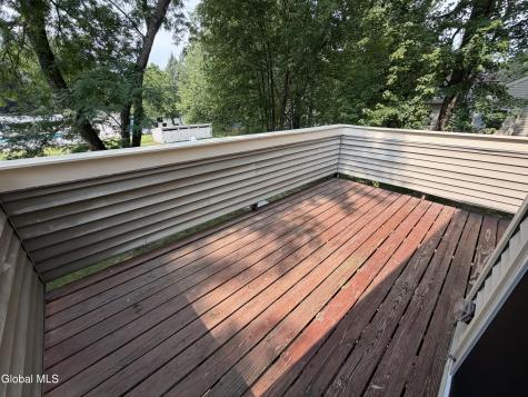 211 Grenadier Court Clifton Park NY 12065