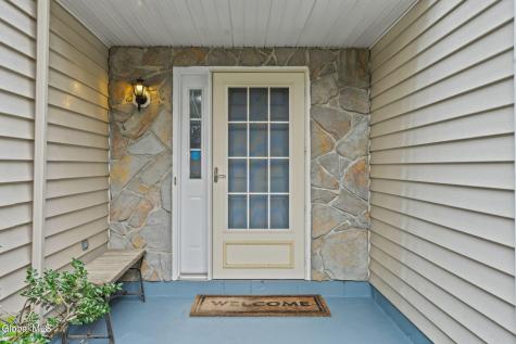 5 Woodside Drive Albany NY 12208