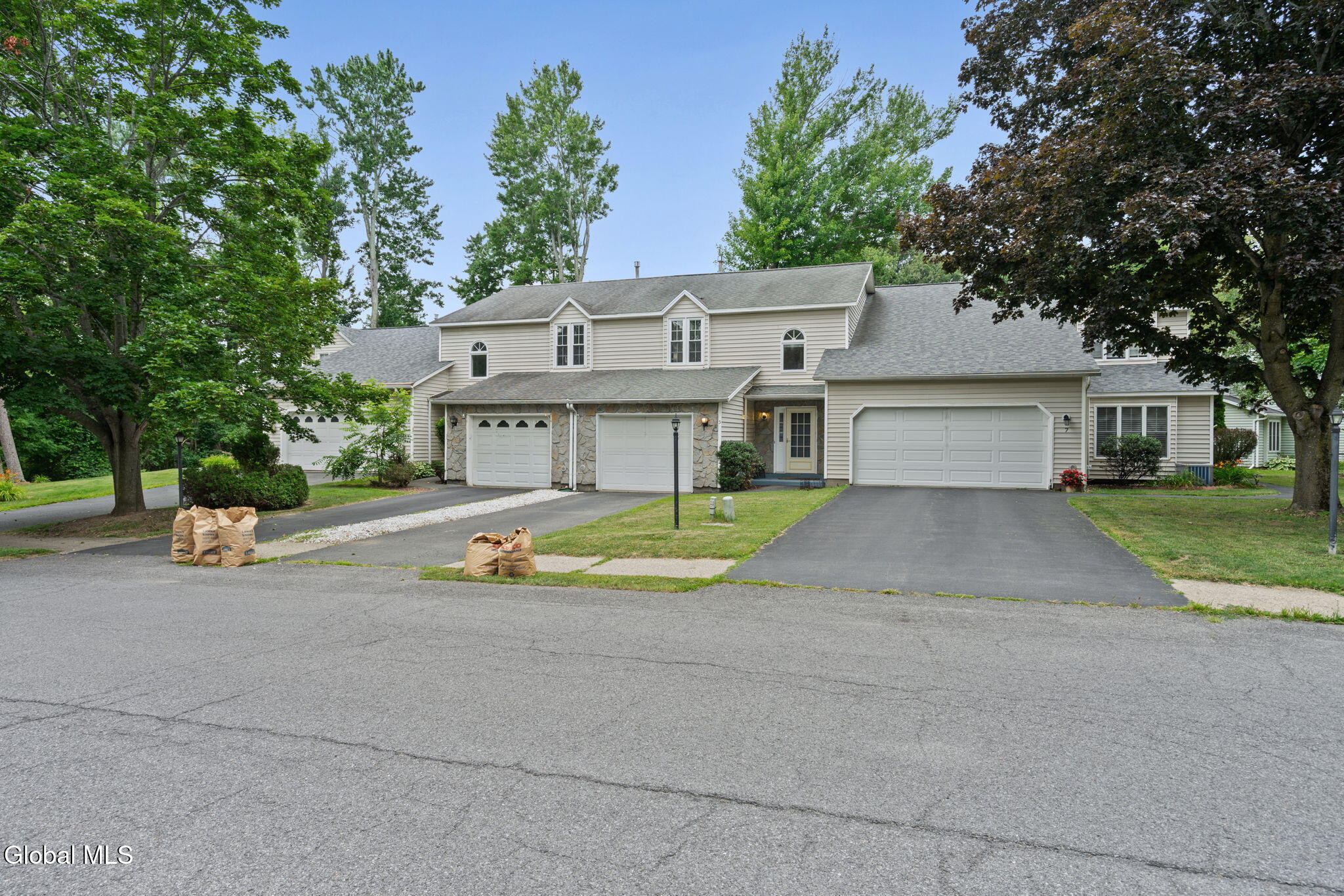 5 Woodside Drive Albany NY 12208
