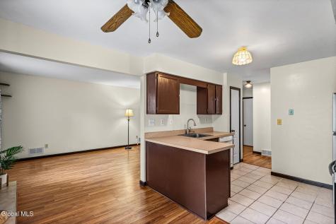 5 Woodside Drive Albany NY 12208