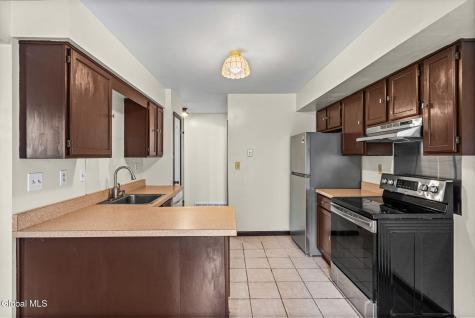 5 Woodside Drive Albany NY 12208