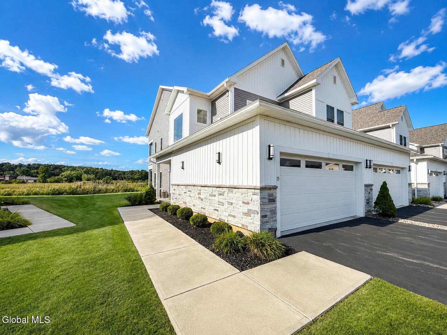 15 Wardley Circle Cohoes NY 12047