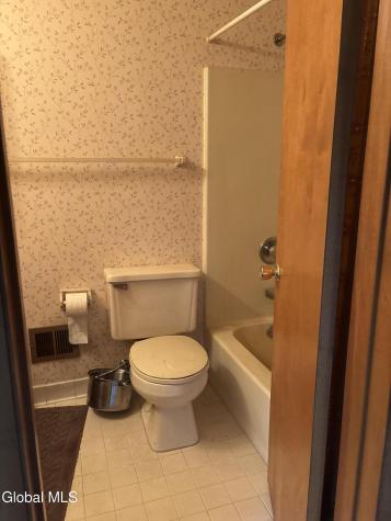 95 Harvard Road Watervliet NY 12189