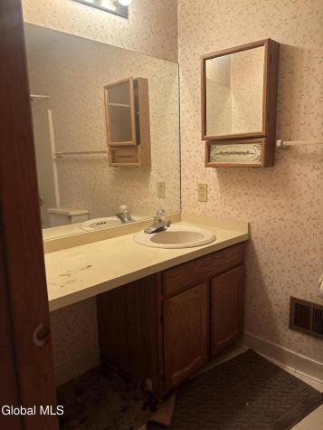 95 Harvard Road Watervliet NY 12189