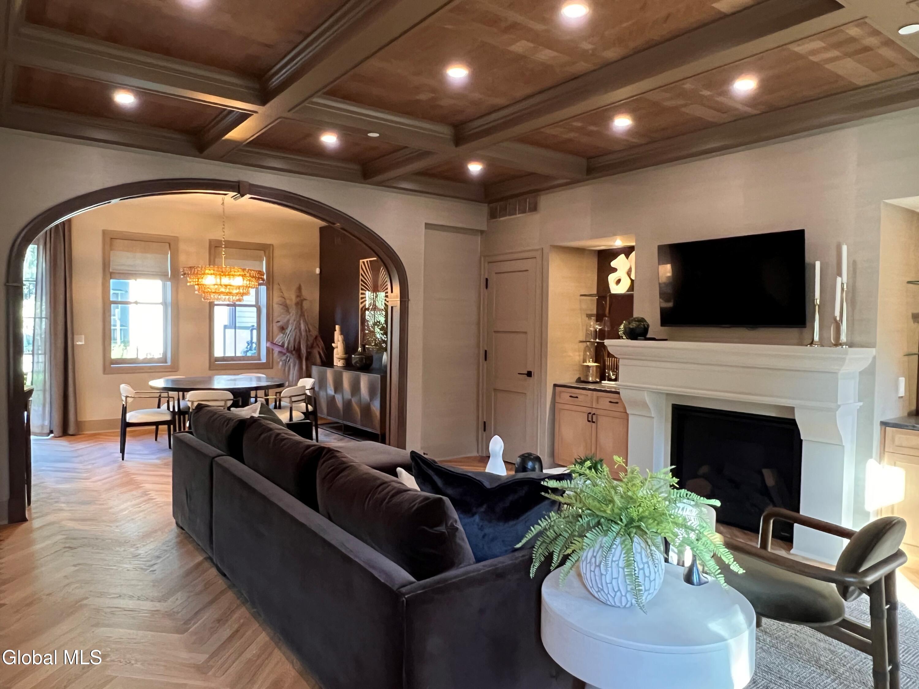 122 Regent Street Saratoga Springs NY 12866