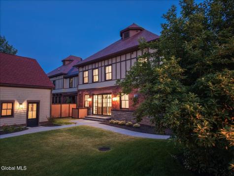 122 Regent Street Saratoga Springs NY 12866