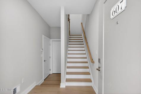 607 Vly Pointe Drive Niskayuna NY 12309
