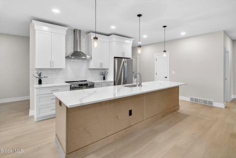 607 Vly Pointe Drive Niskayuna NY 12309
