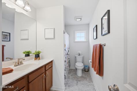 39 Jared Court Cohoes NY 12047