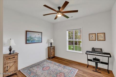704 Grayson Place Glenville NY 12302