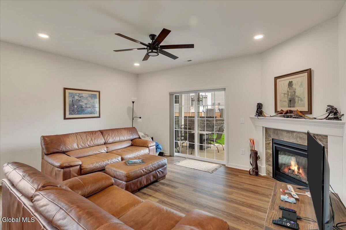 704 Grayson Place Glenville NY 12302