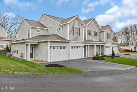 704 Grayson Place Glenville NY 12302