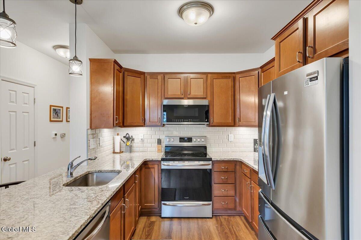 704 Grayson Place Glenville NY 12302