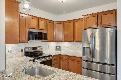 704 Grayson Place Glenville NY 12302