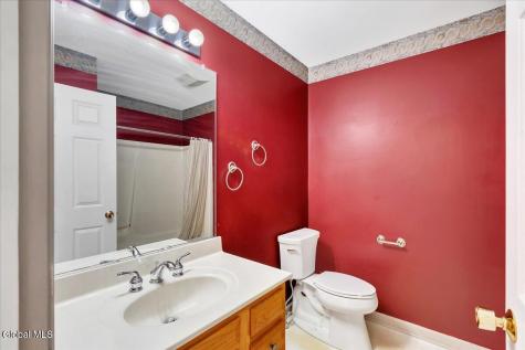 42 Morning Glory Way Schenectady NY 12306