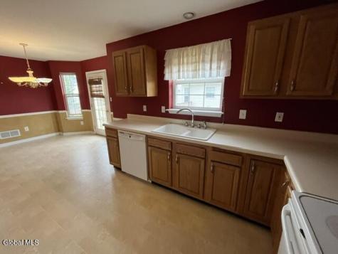 42 Morning Glory Way Schenectady NY 12306