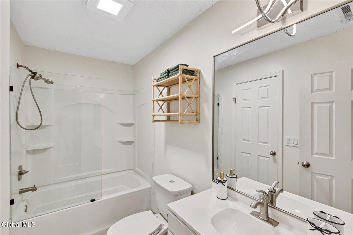 238 Monmouth Way Clifton Park NY 12065