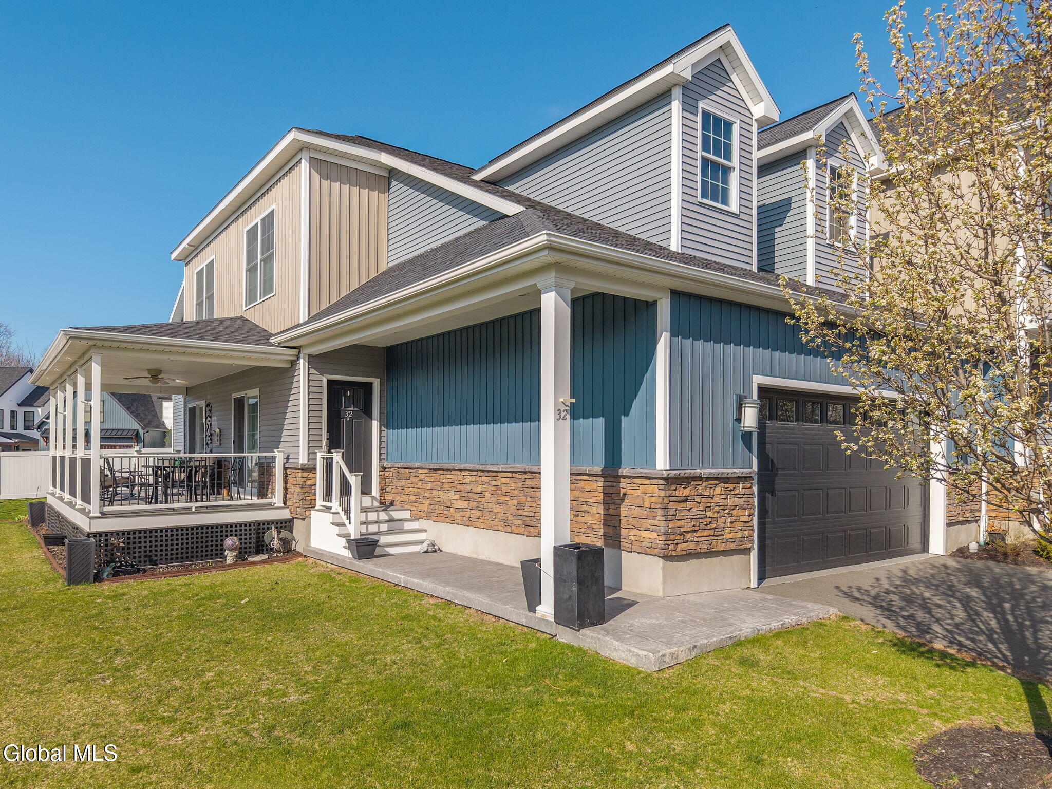 32 Stacey Way Troy NY 12180