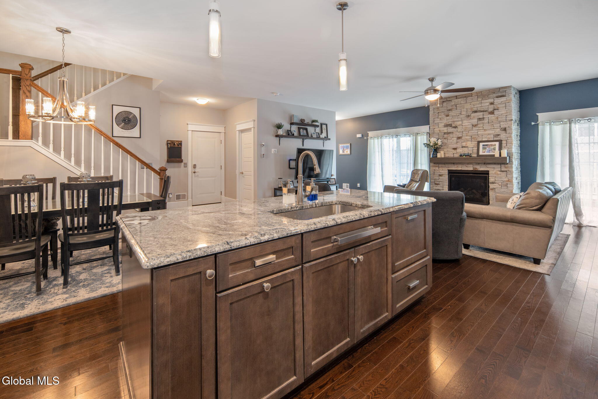 32 Stacey Way Troy NY 12180