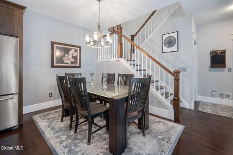 32 Stacey Way Troy NY 12180