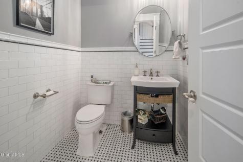 32 Stacey Way Troy NY 12180