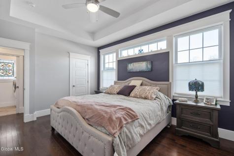 32 Stacey Way Troy NY 12180