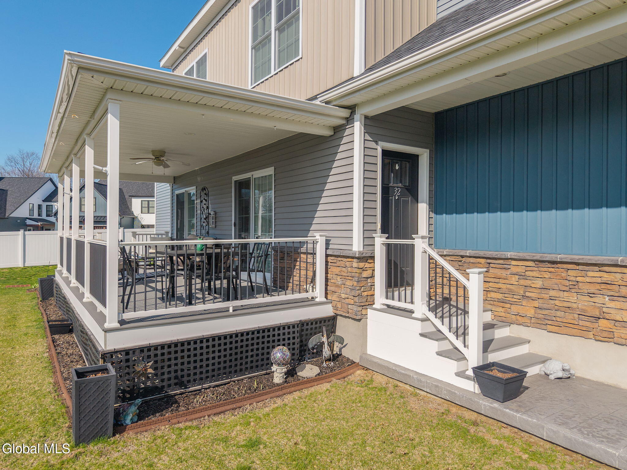32 Stacey Way Troy NY 12180
