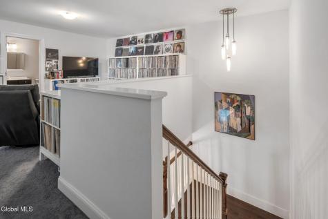 32 Stacey Way Troy NY 12180