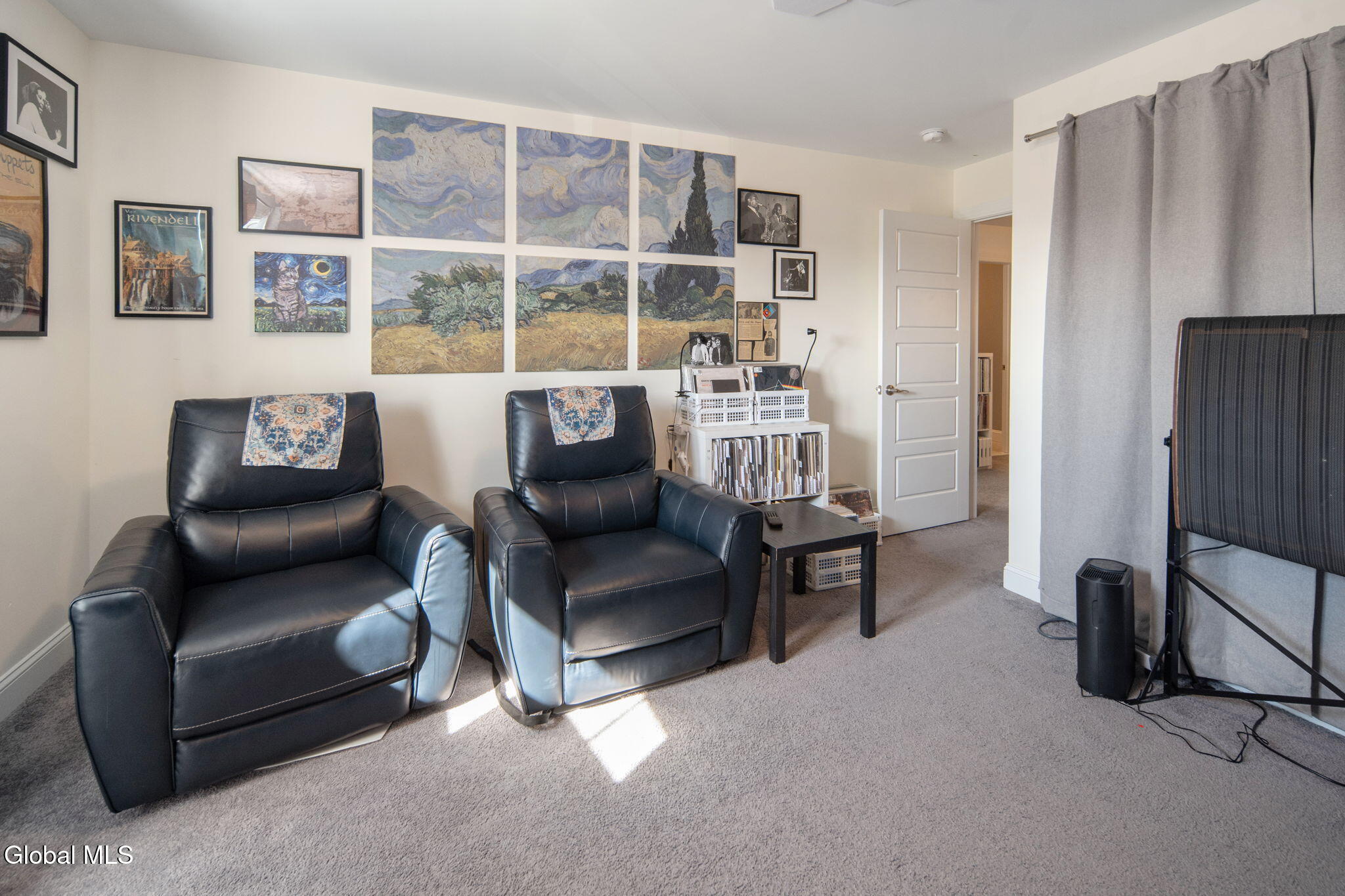 32 Stacey Way Troy NY 12180