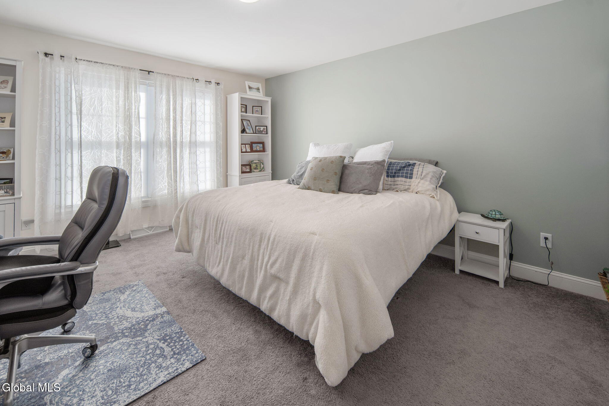32 Stacey Way Troy NY 12180