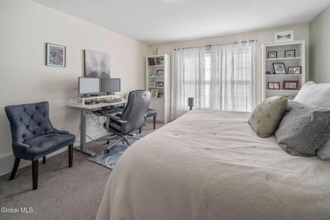 32 Stacey Way Troy NY 12180
