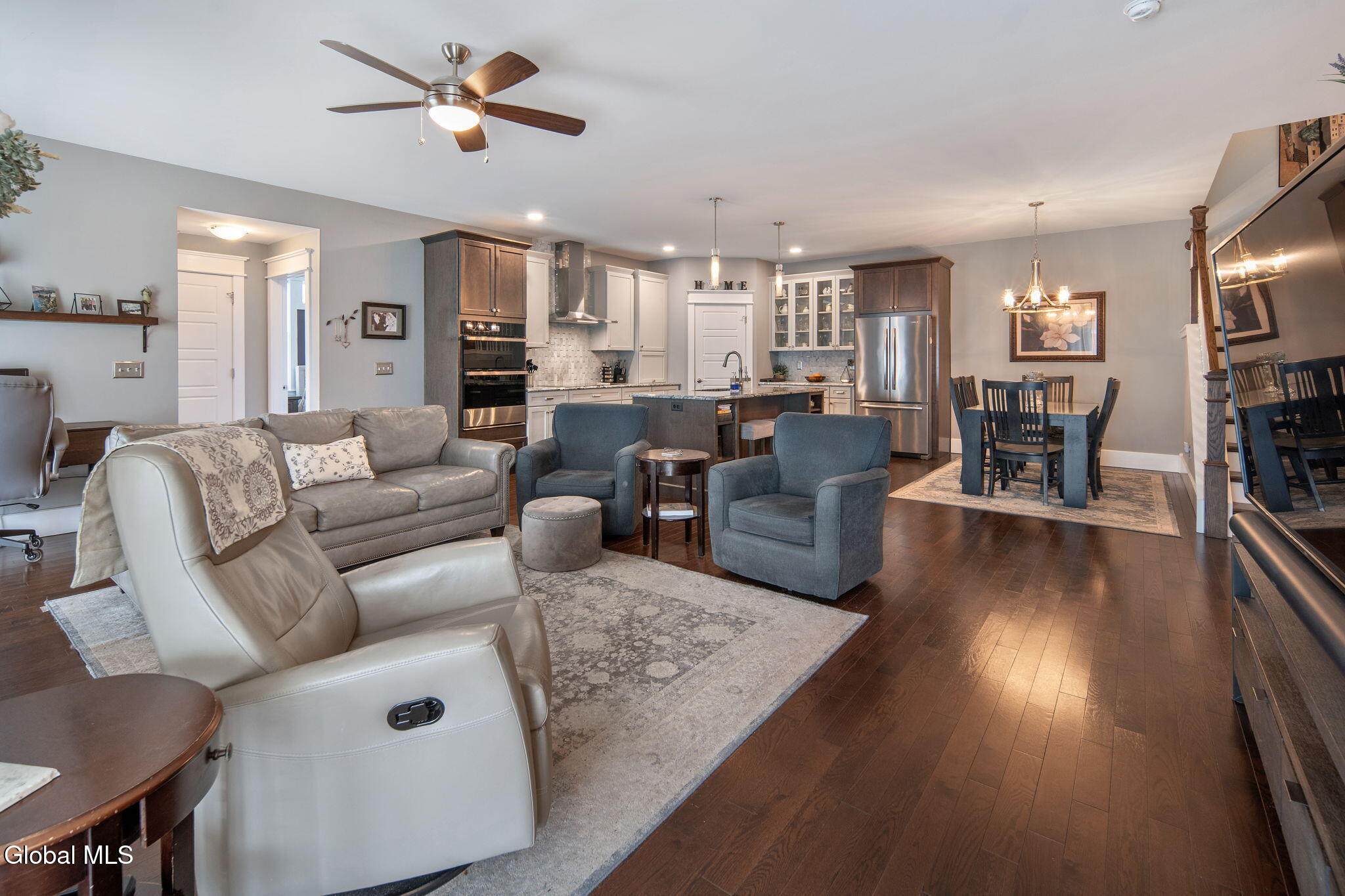 32 Stacey Way Troy NY 12180