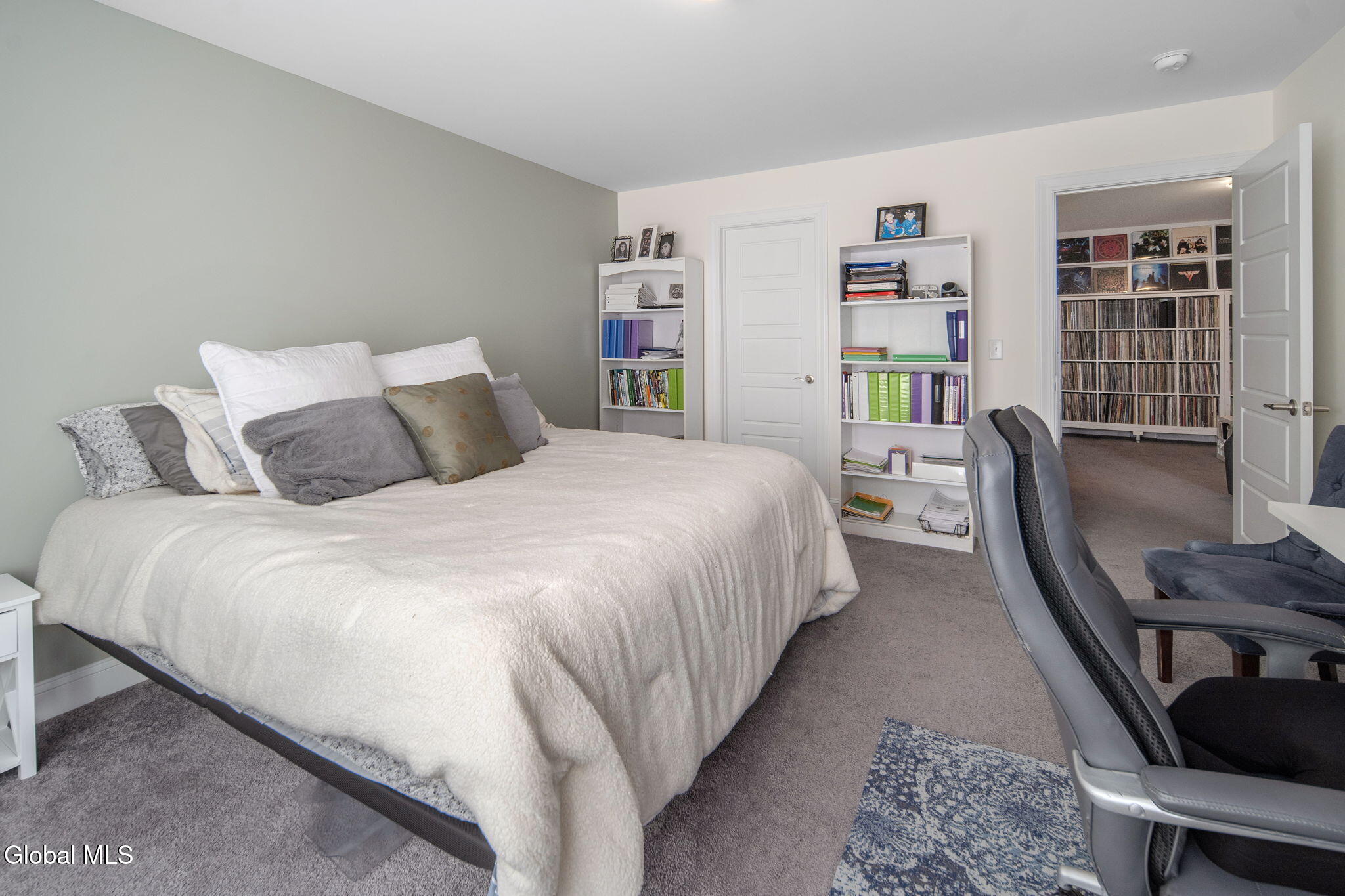 32 Stacey Way Troy NY 12180