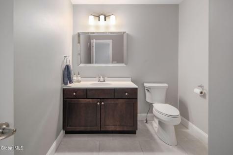 32 Stacey Way Troy NY 12180