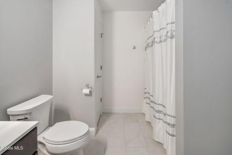32 Stacey Way Troy NY 12180