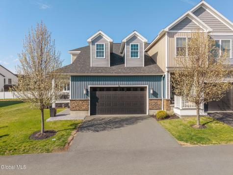 32 Stacey Way Troy NY 12180