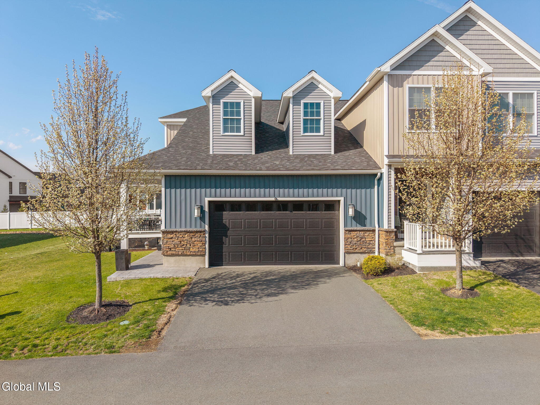 32 Stacey Way Troy NY 12180