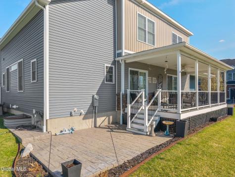 32 Stacey Way Troy NY 12180