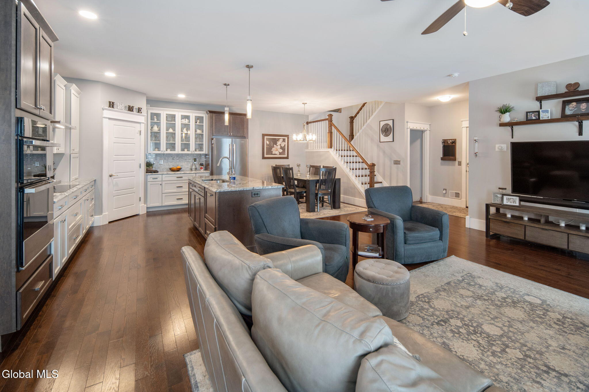 32 Stacey Way Troy NY 12180