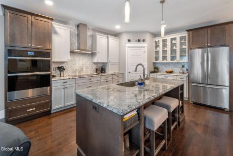 32 Stacey Way Troy NY 12180
