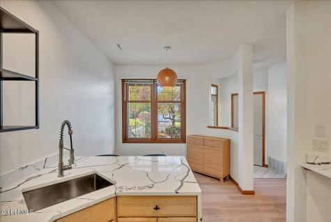 26 Malibu Hill Rensselaer NY 12144
