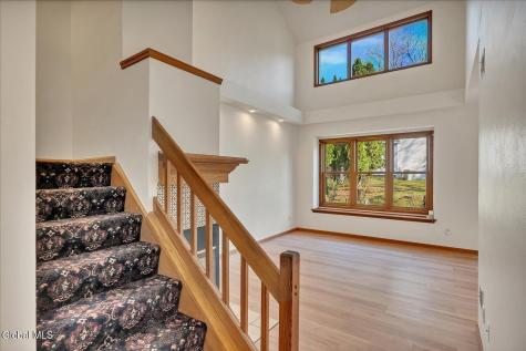26 Malibu Hill Rensselaer NY 12144