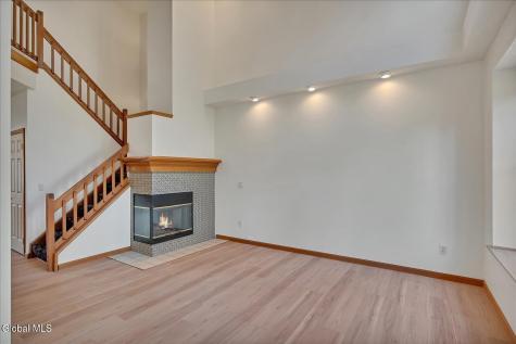 26 Malibu Hill Rensselaer NY 12144