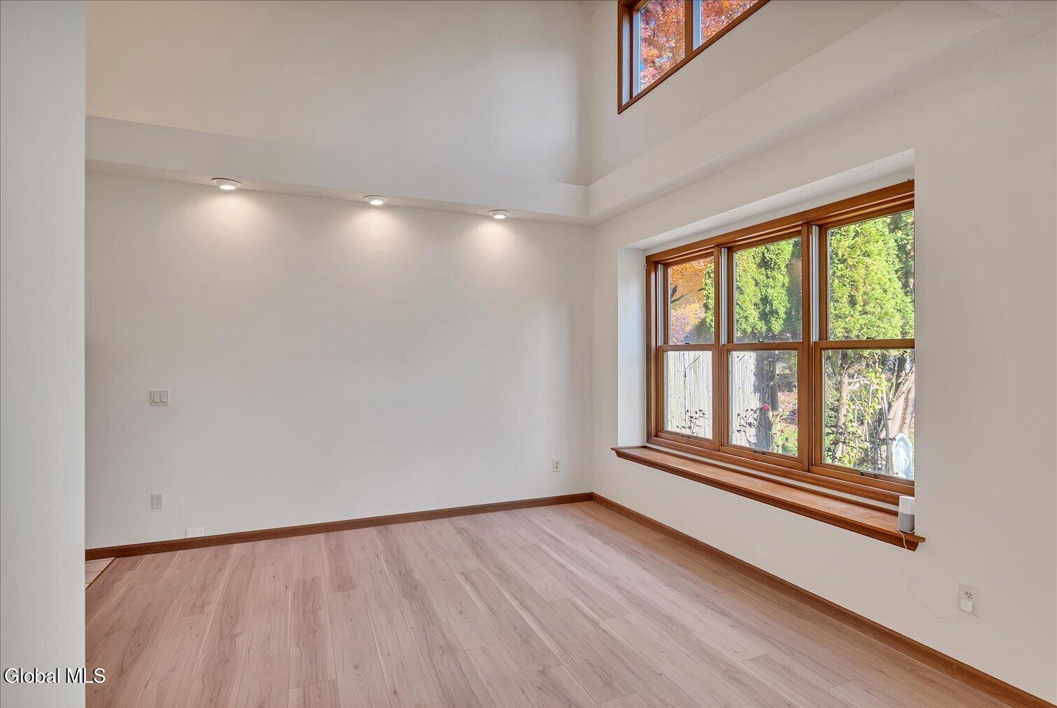 26 Malibu Hill Rensselaer NY 12144