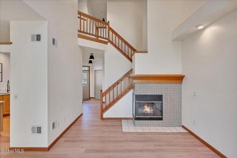 26 Malibu Hill Rensselaer NY 12144