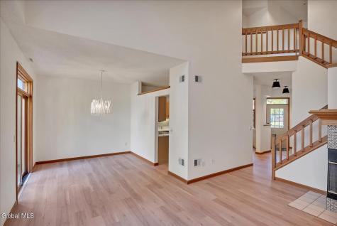 26 Malibu Hill Rensselaer NY 12144